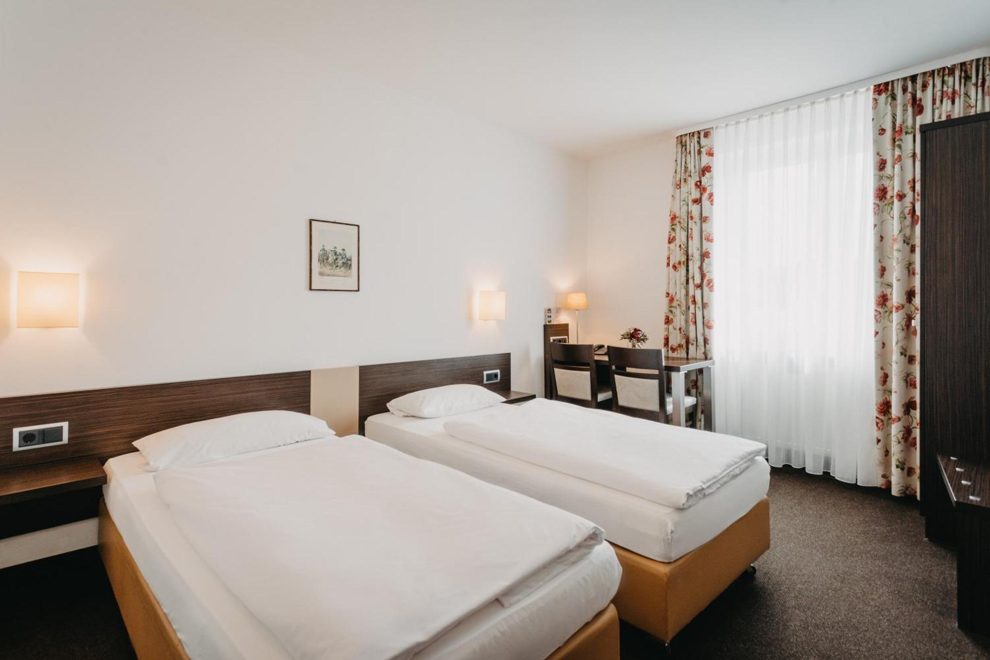 Hirschenwirt Otel Eichstätt Dış mekan fotoğraf